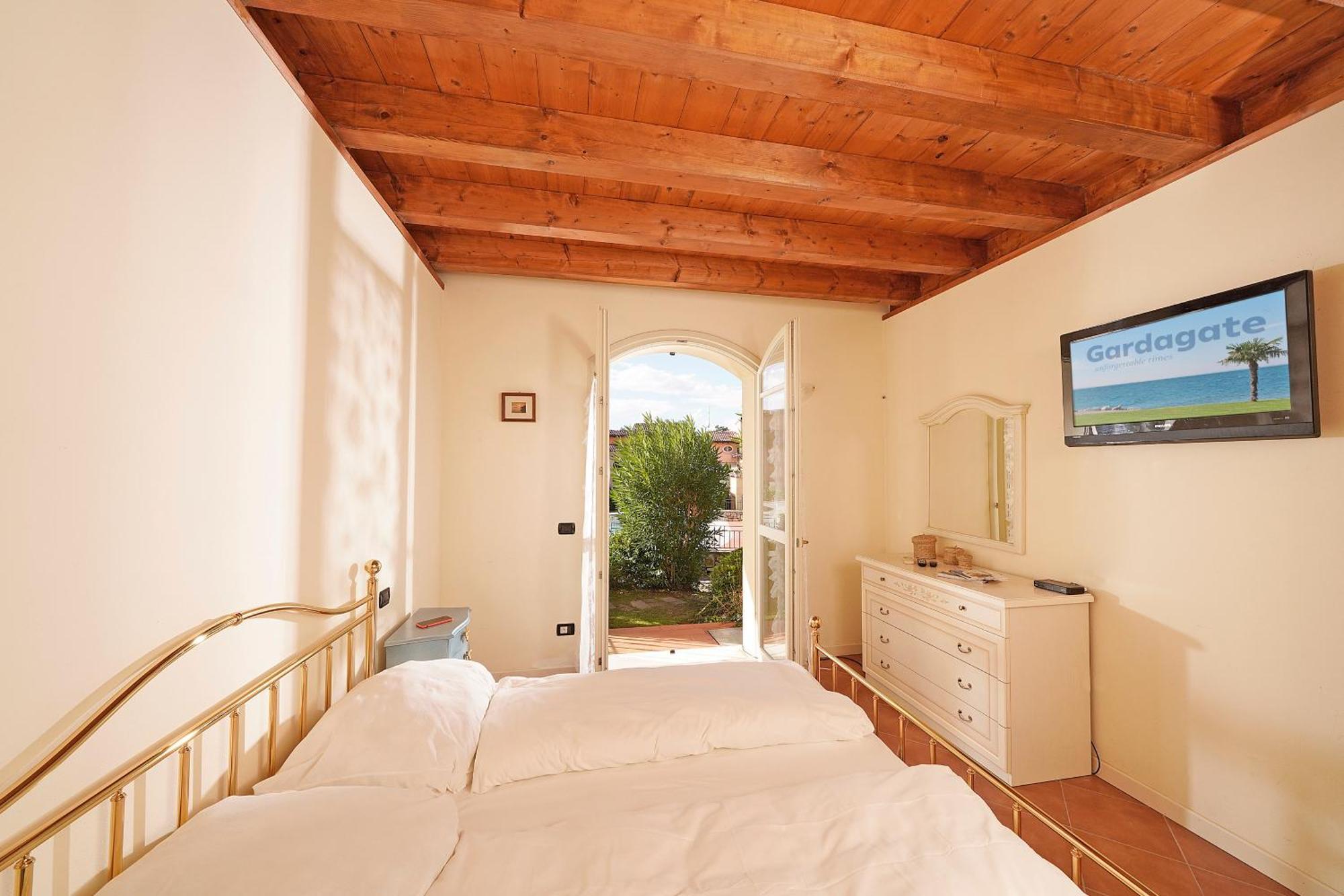 Borgo Del Torchio - Gardagate Daire Manerba del Garda Dış mekan fotoğraf
